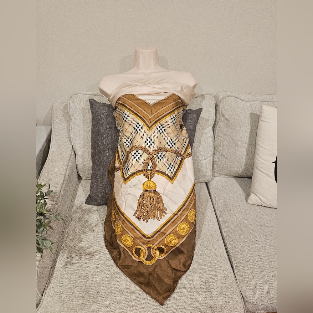 Brand New BURBERRY Silk Scarf Shawl - Picture 3 of 9